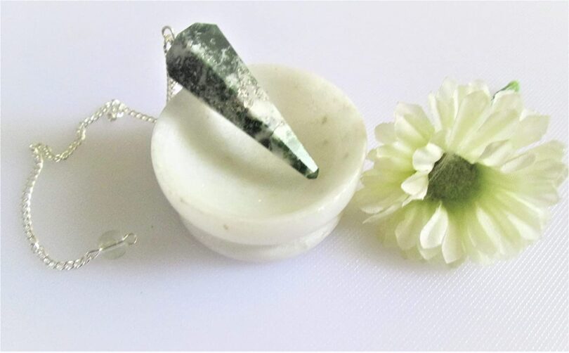 Moss Agate Pendulum | Natural Moss Agate Crystals | Crystal Dowsing Pendulum | Scrying Healing Crystal | Gift Crystal Energy Pendulum | Natural Healing Stone Pendulum | Gift Packing