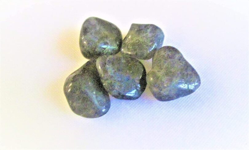 Iolite Pack of 5 AAA Quality Tumbled Stones | 20 TO 25mm Tumbled Stones | 5 Pcs. Healing Stones | 5 Tumbles in Gift Pack - Image 3