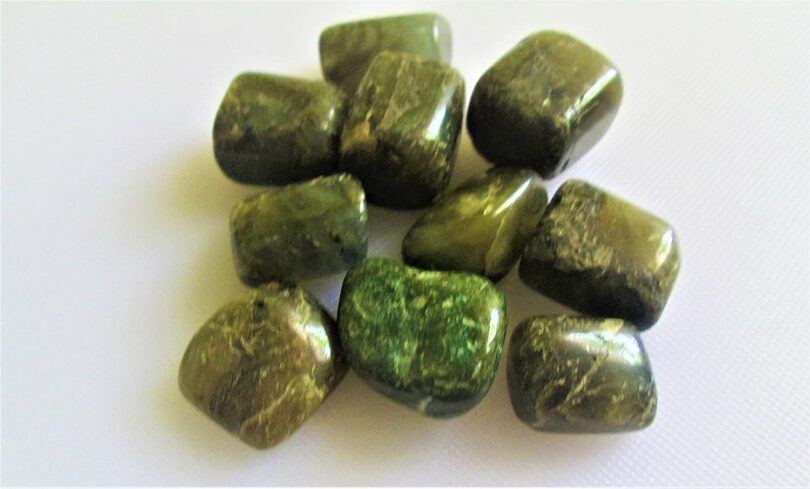 Labradorite Pack of 10 AAA Quality Tumbled Stones | 25 TO 30mm Tumbled Stones |Healing Stones | Labradorite Tumbles & Info Card in Gift Pack - Image 3