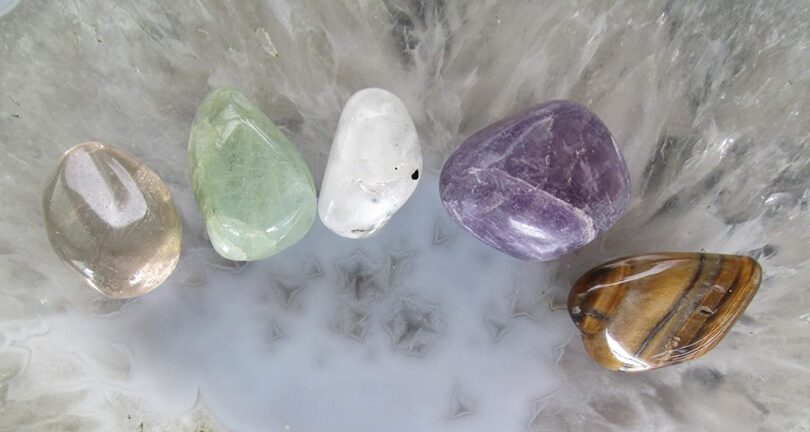 Manifestation Set | Bon Voyage Crystals Set | Crystals Of Happy Journey | 5 Lovely Crystals in Gift Box | Crystal Properties Info Card