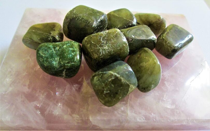 Labradorite Pack of 10 AAA Quality Tumbled Stones | 25 TO 30mm Tumbled Stones |Healing Stones | Labradorite Tumbles & Info Card in Gift Pack - Image 4