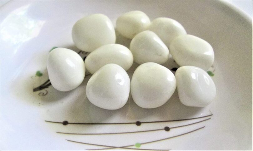 White Agate Pack of 10 AAA Quality Tumbled Stones | 25 TO 30mm Tumbled Stones | Healing Stones| White Agate Tumbles & Info Card in Gift Pack - Image 2