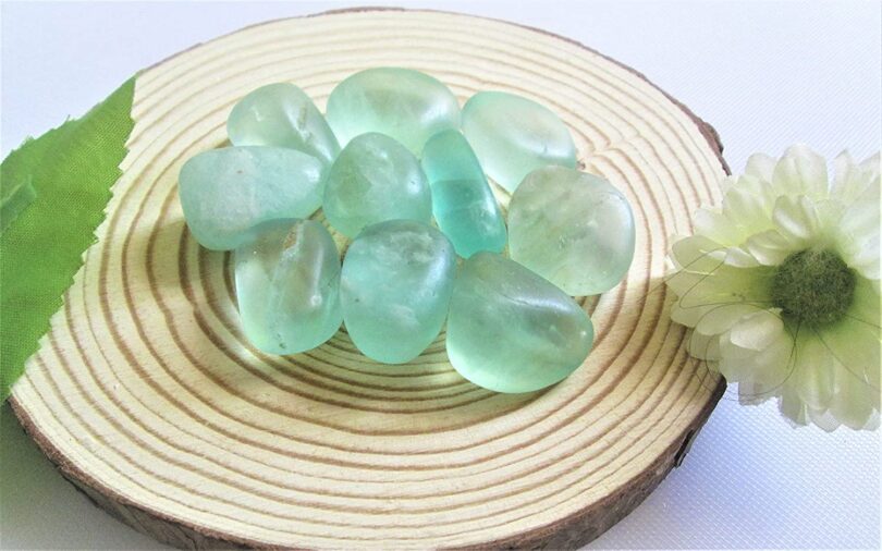 Fluorite Pack of 10 AAA Quality Tumbled Stones | 25 TO 30mm Tumbled Stones | Healing Stones | Green Fluorite Tumbles & Info Card in Gift Pack - Image 4