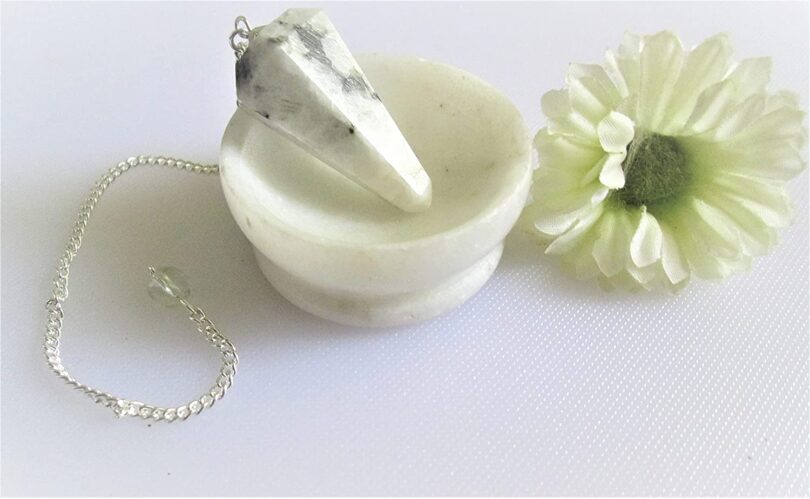 Moonstone Pendulum | Natural Moonstone Crystals | Crystal Dowsing Pendulum | Scrying Healing Crystal | Gift Crystal Energy Pendulum | Natural Healing Stone Pendulum | Gift Packing