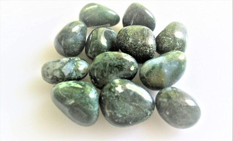 Moss Agate Pack of 10 AAA Quality Tumbled Stones | 25 TO 30mm Tumbled Stones | Healing Stones | Moss Agate Tumbles & Info Card in Gift Pack - Image 2