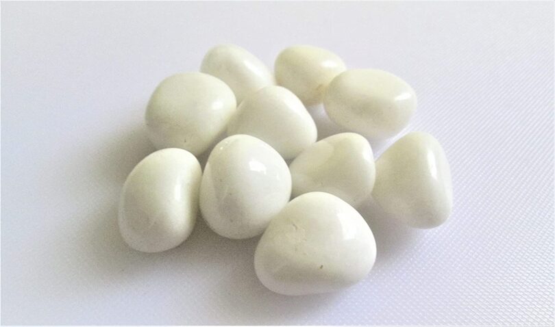 White Agate Pack of 10 AAA Quality Tumbled Stones | 25 TO 30mm Tumbled Stones | Healing Stones| White Agate Tumbles & Info Card in Gift Pack - Image 3