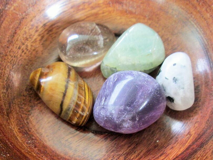 Manifestation Set | Bon Voyage Crystals Set | Crystals Of Happy Journey | 5 Lovely Crystals in Gift Box | Crystal Properties Info Card - Image 2