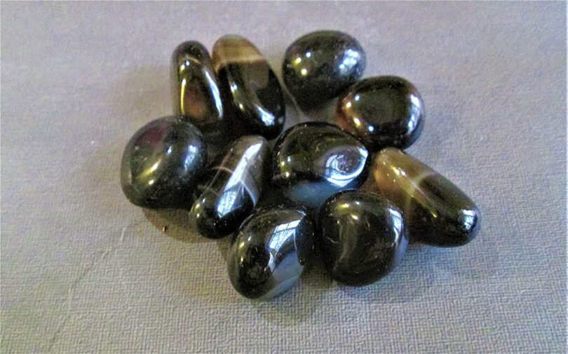 Black Agate Pack of 10 AAA Quality Tumbled Stones | 15 TO 20mm Tumbled Stones | Healing Stones |Black Agate Tumbles in Gift Pack - Image 3