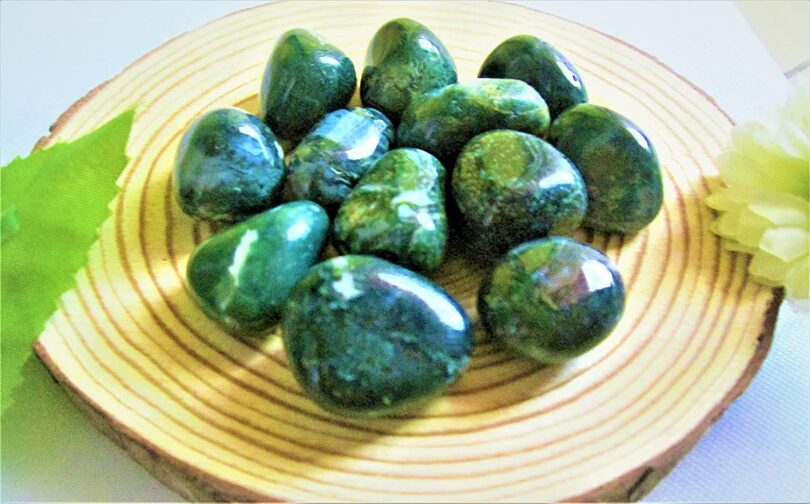 Moss Agate Pack of 10 AAA Quality Tumbled Stones | 25 TO 30mm Tumbled Stones | Healing Stones | Moss Agate Tumbles & Info Card in Gift Pack - Image 4