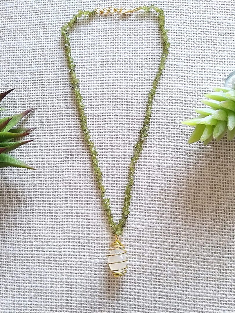 Peridot Pendant Necklace | Natural Peridot Clear Quartz Pendant Necklace | Healing Stone | Meditation | Gift Peridot Crystal Quartz Necklace - Image 2