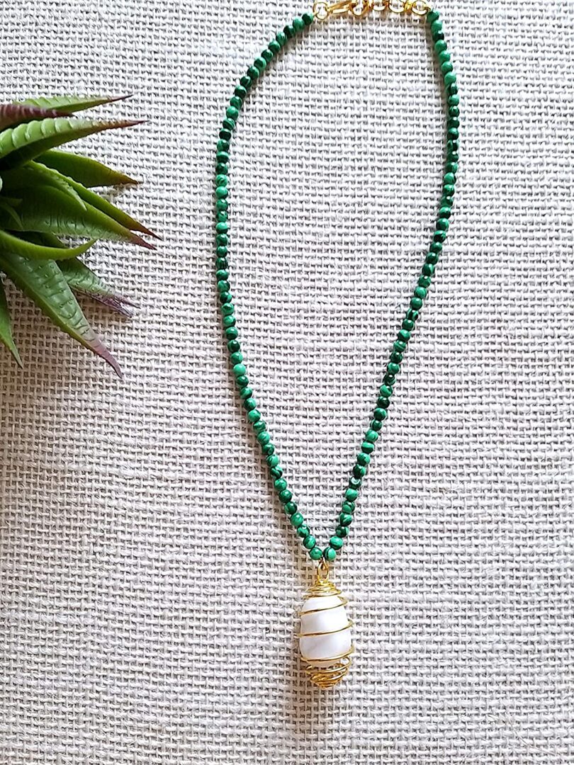 Malachite Pendant Gemstone Necklace | Malachite Pendant Necklace | Healing Stone | Meditation | Gift Malachite Crystal Energy Necklace - Image 3