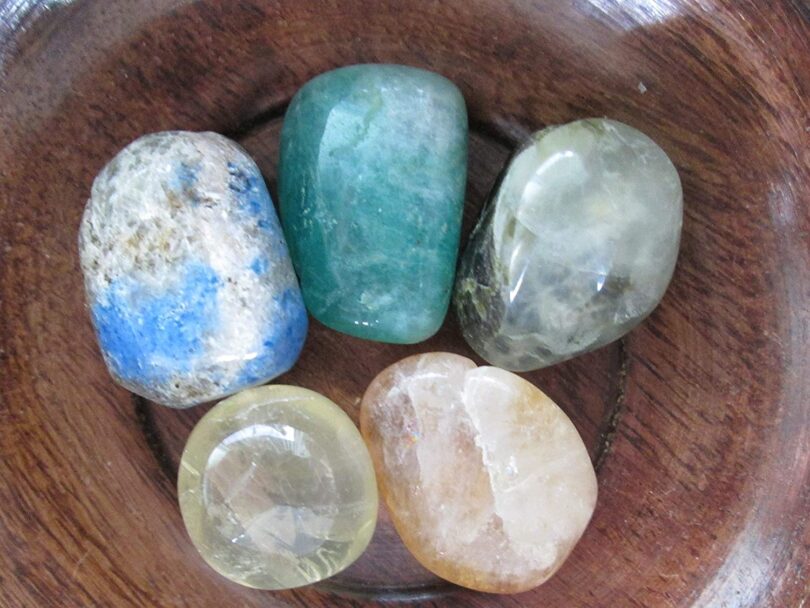 Manifestation Crystal Set | Positive Energy Crystal Set | Crystals To Gain Positive Energy | 5 Lovely Crystals in Gift Packing